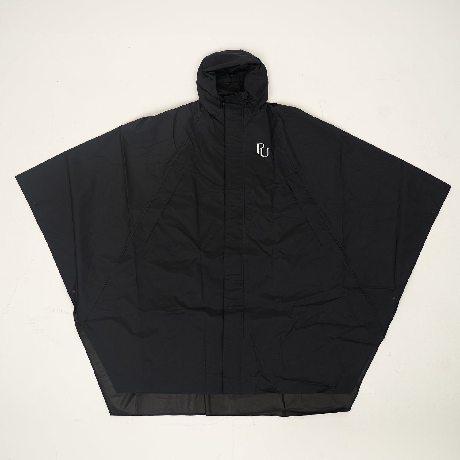 Poncho Black – PARTENAILLA Poncho Black – PARTENAILLA