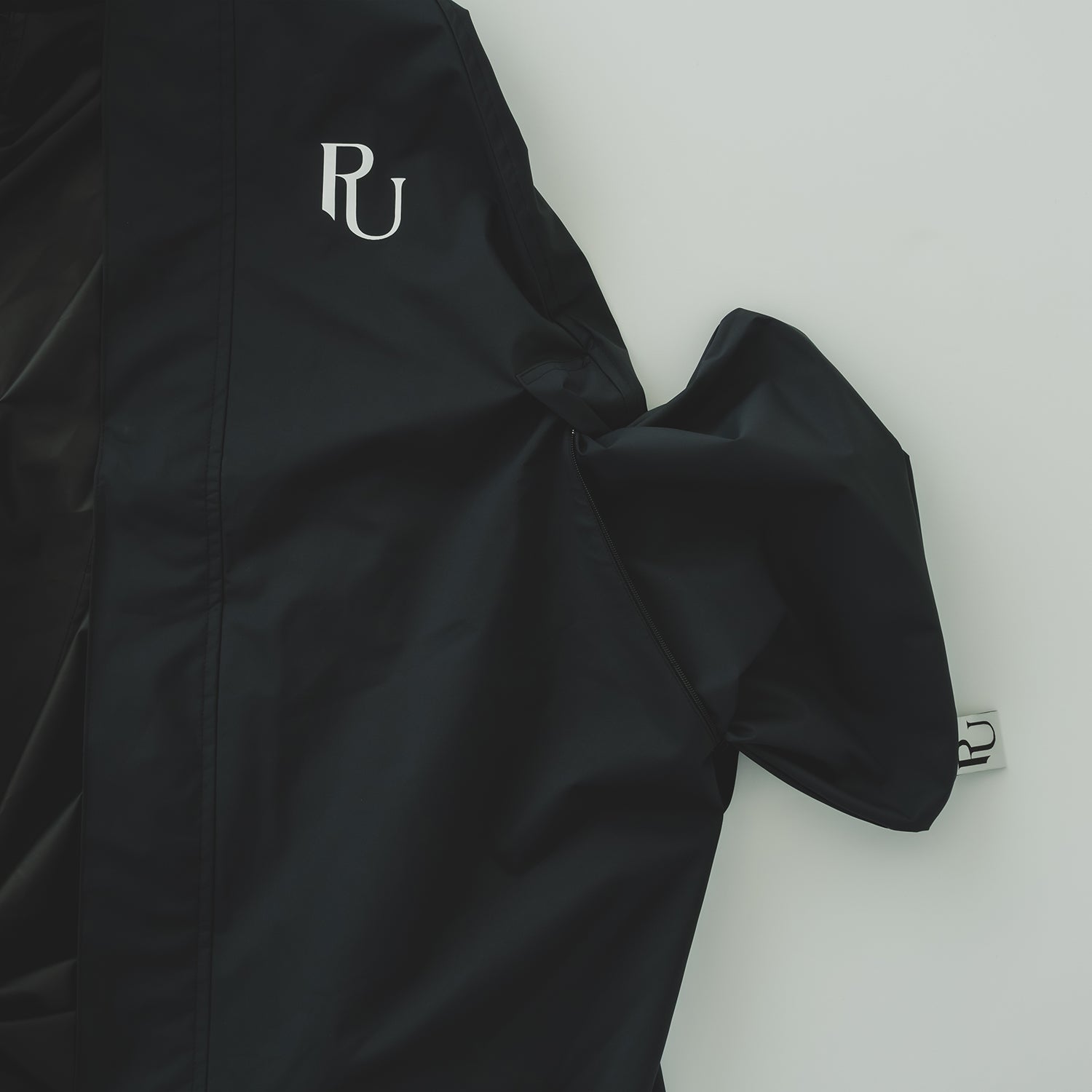 Poncho Black – PARTENAILLA