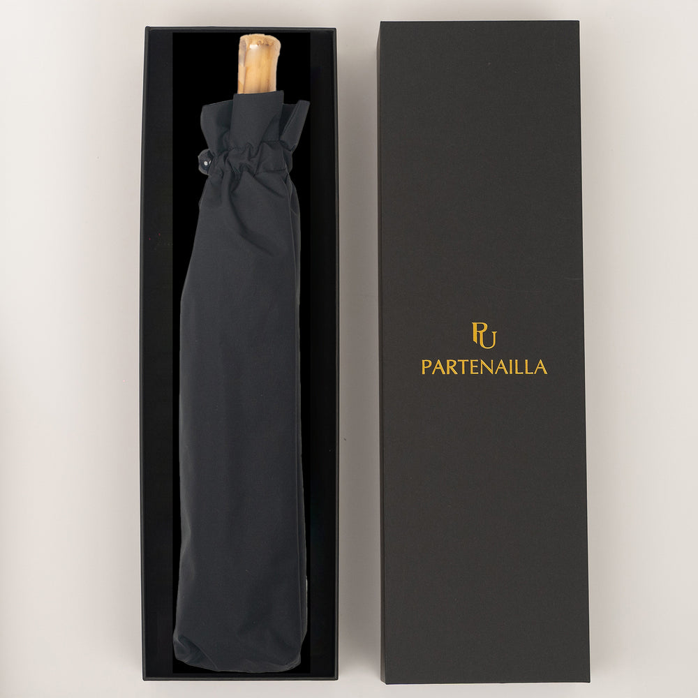 
                      
                        Umbrella 2-Topless 50 Black
                      
                    